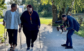 invita-Bewohner:innen beim Videodreh